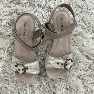 Pierre Dumas Women's Beige Sandals